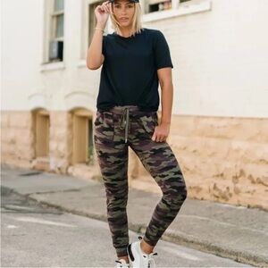 ZYIA Active Unwind Camo Jogger Pants/Sweatpants  Sz XL